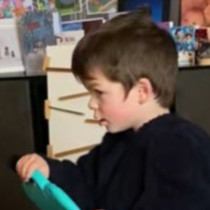 5-годишно момче е диагностицирано с деменция-Мислеха, че е аутист, но заради тези симптоми ще се окаже в инвалидна количка