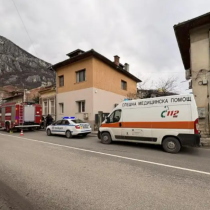 Намериха телата на брат и сестра в къща в центъра на Враца