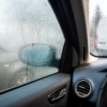 Има едно нещо, което не бихте сложили в колата си дори в лудостта си, а то абсорбира цялата влага