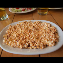 Най-вкусната зимна разядка: В чужбина я поръчвате за луди пари, а може лесно да си я приготвие сами! И в чинийка, и на филийка: