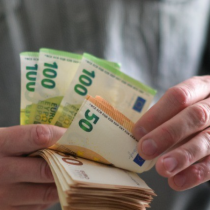 До юни, крах, безпаричие, мизерия, а от юни... 3 зодии ще преживеят голям смут, парите ще им се лепят, втората половина на 2026 г. е ключова