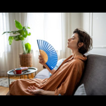 5-те най-мощни храни срещу горещи вълни в менопаузата: Яжте нещата от този списък и ще мине неусетно!