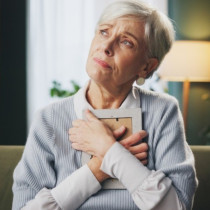 Зет ни отчужди от единствената ни дъщеря: Изтри ни, сякаш не съществувахме, не виждаме нито нея, нито внуците си!