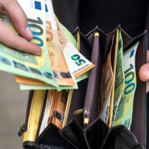 Най-точният паричен хороскоп за февруари: Парите на Водолея капят от всички страни, Близнаците сключват изгодна сделка