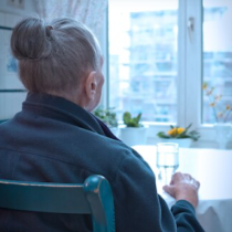 Вера чакаше на Коледа сама на пълната трапеза: Никой не дойде при нея „Деца, нека Бог ви прости, аз не мога