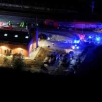 Десетки загинаха в катастрофа, след като два влака се сблъскаха в Испания