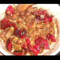 Домашна пърженица с праз, свинско и чушки - цяла зима я правя и винаги я омитаме до шушка!