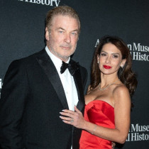 Как не се срамува? Съпругата на Алек Болдуин беше разпната на кръст в мрежите, а причината е тоалетът на дъщеря ѝ, вижте какво носеше