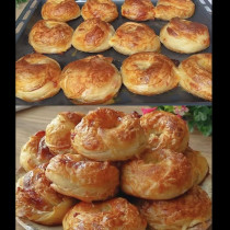 За тази рецепта всичките ми приятелки се скъсват да благодарят: Супер хрупкави банички, къпани в масло - вкусотия по нова технология