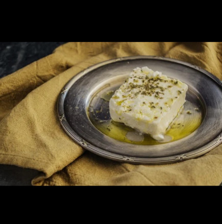 Плащаш за сирене, но ядеш химикали и нишесте: 3 прости трика, които веднага ще разкрият фалшификатите на пазара