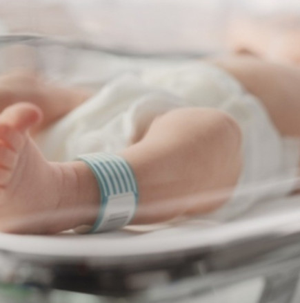 Чудо в родилното отделение на Коледа: Акушерки и лекари плакаха от щастие - не бяха виждали такова нещо!