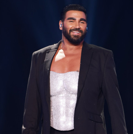 Така изглежда щастието: Азис избухна с НОВИ СНИМКИ с американския си съпруг!