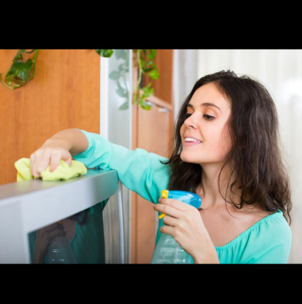 Френските жени не прекарват часове в чистене, но домът им винаги блести: Те използват правилото „17 минути“, което прилагат всеки ден.