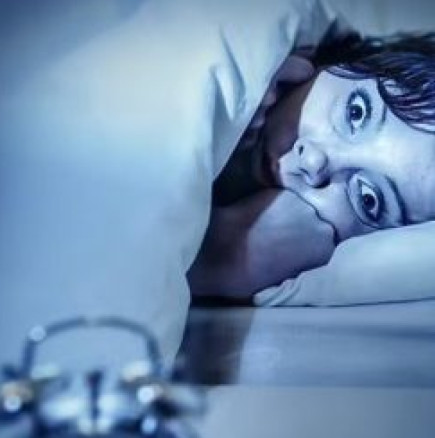 Събуждане в 3-4 часа сутринта: Най-честите причини и какво можете да опитате без лекар