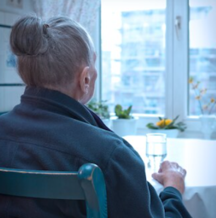 Вера чакаше на Коледа сама на пълната трапеза: Никой не дойде при нея „Деца, нека Бог ви прости, аз не мога