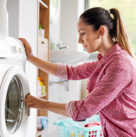 Жените масово пускат мокри кърпички в пералнята: Когато чуете причината, и вие ще го направите