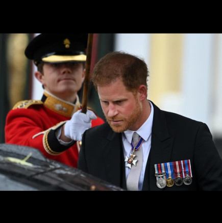 Баща му не иска да го вижда и с основание: Принц Хари пристига във Великобритания и отново ще получи „студен душ“