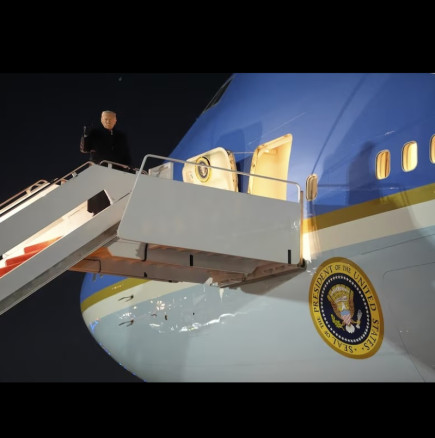 Извънредна ситуация с президентския самолет с Доналд Тръмп на борда!