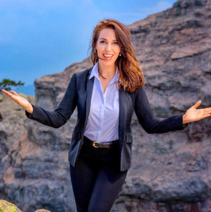 Д-р Неделя Щонова със силни думи за имплантите: "Толкова е тъжно, че ние, жените, воюваме с телата си!"