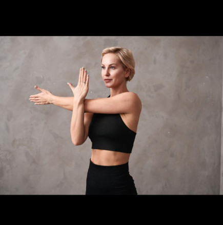 3 най-добри упражнения, които повдигат гърдите ви след 40: Не се поддавайте на гравитацията!