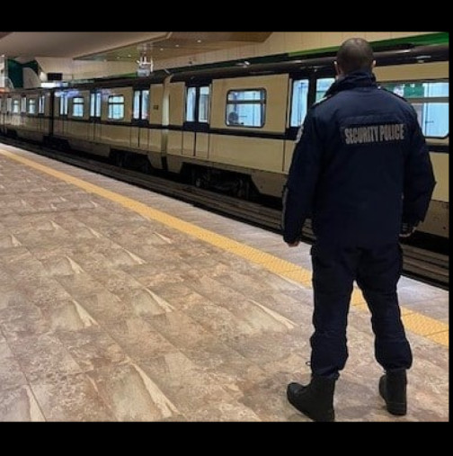 Инфарктна ситуация в ранни зори в софийското метро - мъж скочи на релсите и...