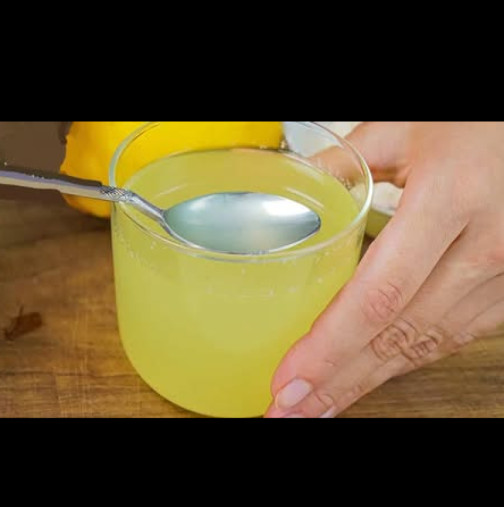 2 супени лъжици преди лягане и до сутринта болестта е свършила: ЗЛАТНИЯТ лек на дядо ми за настинки, болки в гърлото и вируси!