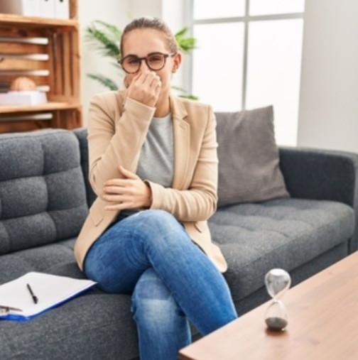 Миризмата на цигари се е просмукала в мебелите? Ето как да се отървете от вонята за 30 минути - това е единственото нещо, което работи