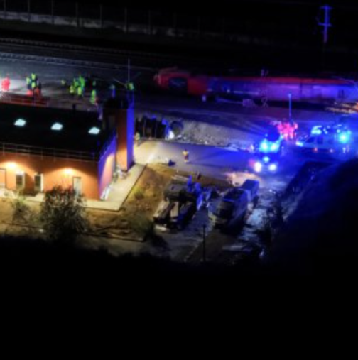 Десетки загинаха в катастрофа, след като два влака се сблъскаха в Испания