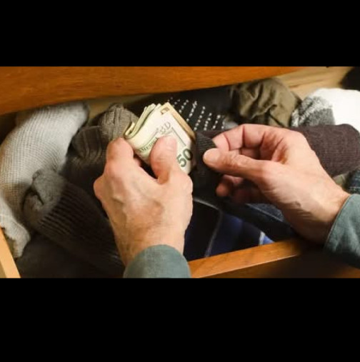 Крадците НИКОГА няма да го намерят! Ако имате пари в брой у дома, това е НАЙ-ДОБРОТО място да ги скриете!