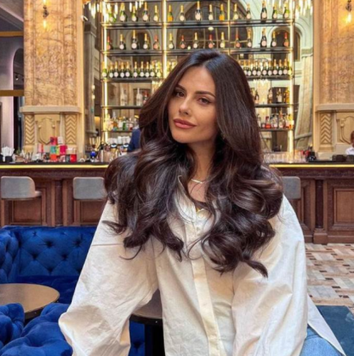 Фризьорът разкри 60-секунден трик, който възстановява блясъка и мекотата на косата като от фризьорския салон