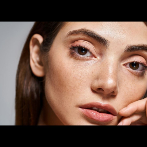 Ето как изглежда жена, която живее до мъж, който не я обича и уважава: Всичко е изписано на лицето ѝ