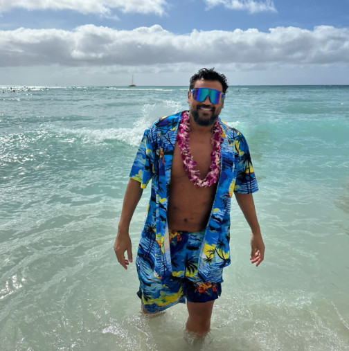 Не е българин, а американец, при това - с престижна професия! Азис с нови подробности за бъдещия си съпруг: