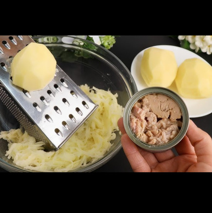 Само 1 консерва риба тон и 3 КАРТОФА: 10 минути и имате пълна купа вкусни кюфтета на масата