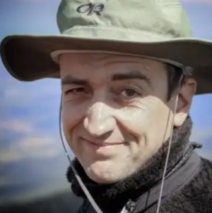 Излязоха наяве снимки от лагерите на издирвания Калушев