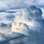 Времето се побърка-Жега, гръм и мълнии и накрая сняг отново