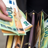 Парите пристигат през март: 3 зодии ще се къпят в пари!