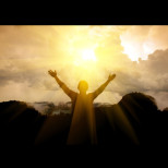 „Всяка мисъл, която сте имали за починалия, му влияе като телефонно обаждане“: Известният физик изнесе шокиращи факти