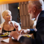 Два месеца я ухажвах, но щом я поканих у дома, маската падна и всичко стана ясно