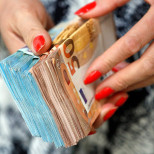 6 зодии, които ще увеличат доходите си през март 2026 година