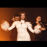 След като я съсипаха от хейт, Дара натри носовете на всички - направи сензация с песента си за Евровизия: