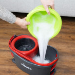 Мия подовете си само веднъж на две седмици и няма нито едно петно ​​по тях: ТОВА е моят трик!