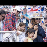 Тя се къпе в милиони, но децата ѝ си нямат бавачка: Не им дава смартфони и разруши предразсъдъците за известните родители: