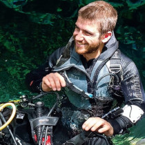 Деян Илиев ли е сътрудникът на ДАНС в групата на Калушев