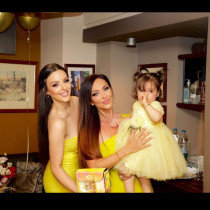 Една вълшебна госпожица на 5! Симона показа порасналата си дъщеричка - страхотен бонбон: 