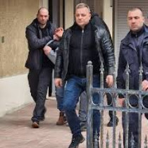 Пълен потрес! Ето кой е бащата, намушкал собствените си деца и майка в София