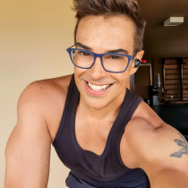 Можете ли да повярвате, че е на 58 години? Твърди, че изглежда с 30 години по-млад, защото яде само това