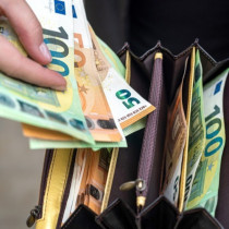 Парите пристигат до 15 февруари: 3 зодии ще си напълнят джобовете, за тях няма зима!