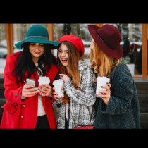 Нова искра разпалва страстта в СКОРПИОНИТЕ, ЛЪВЪТ да покаже нежната си страна: Уикенд хороскоп за 21-22 февруари