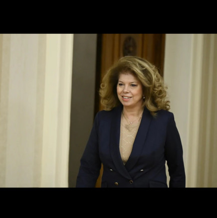 Президентът Илияна Йотова посочи кой ще е новият служебен премиер: