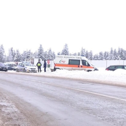 18+ Първа снимка на тримата мъртви от мястото на трагедията в двора на хижа Петрохан 